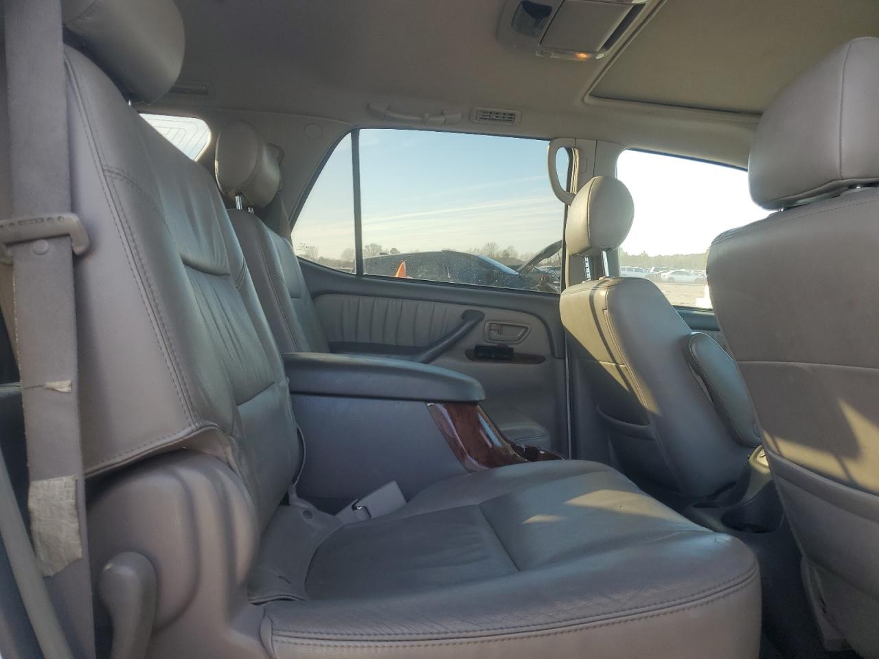 2007 Toyota Sequoia - Image 11
