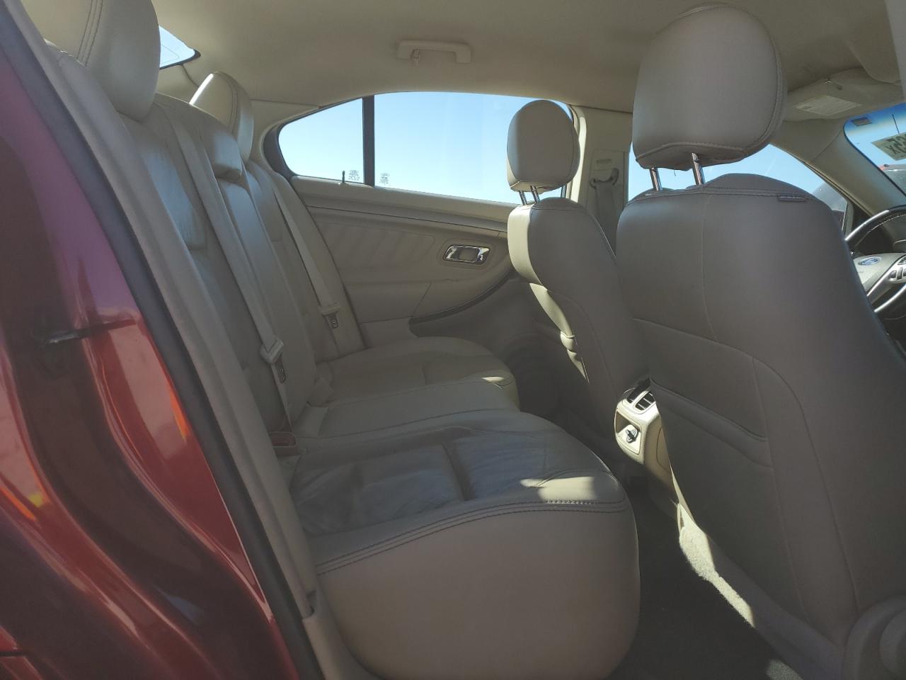 2016 Ford Taurus - Image 10