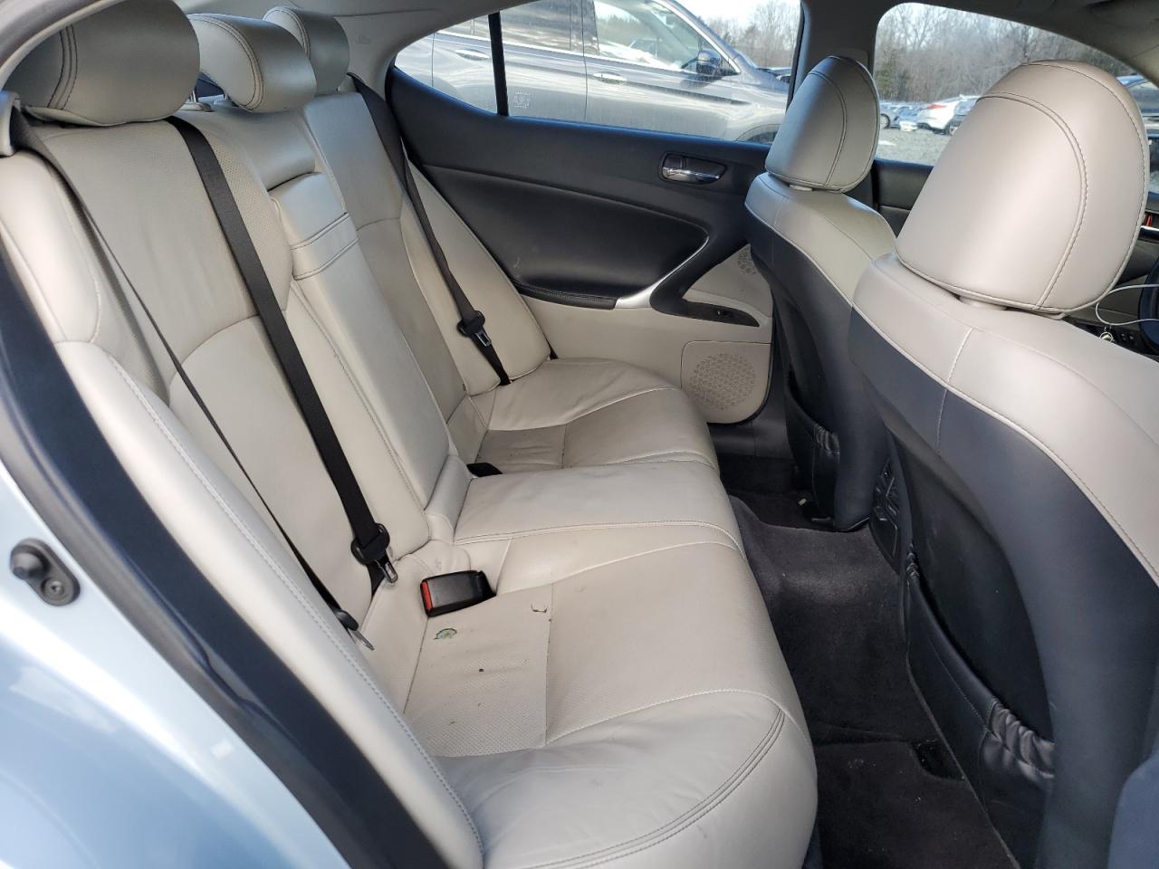 2012 Lexus IS - Image 10
