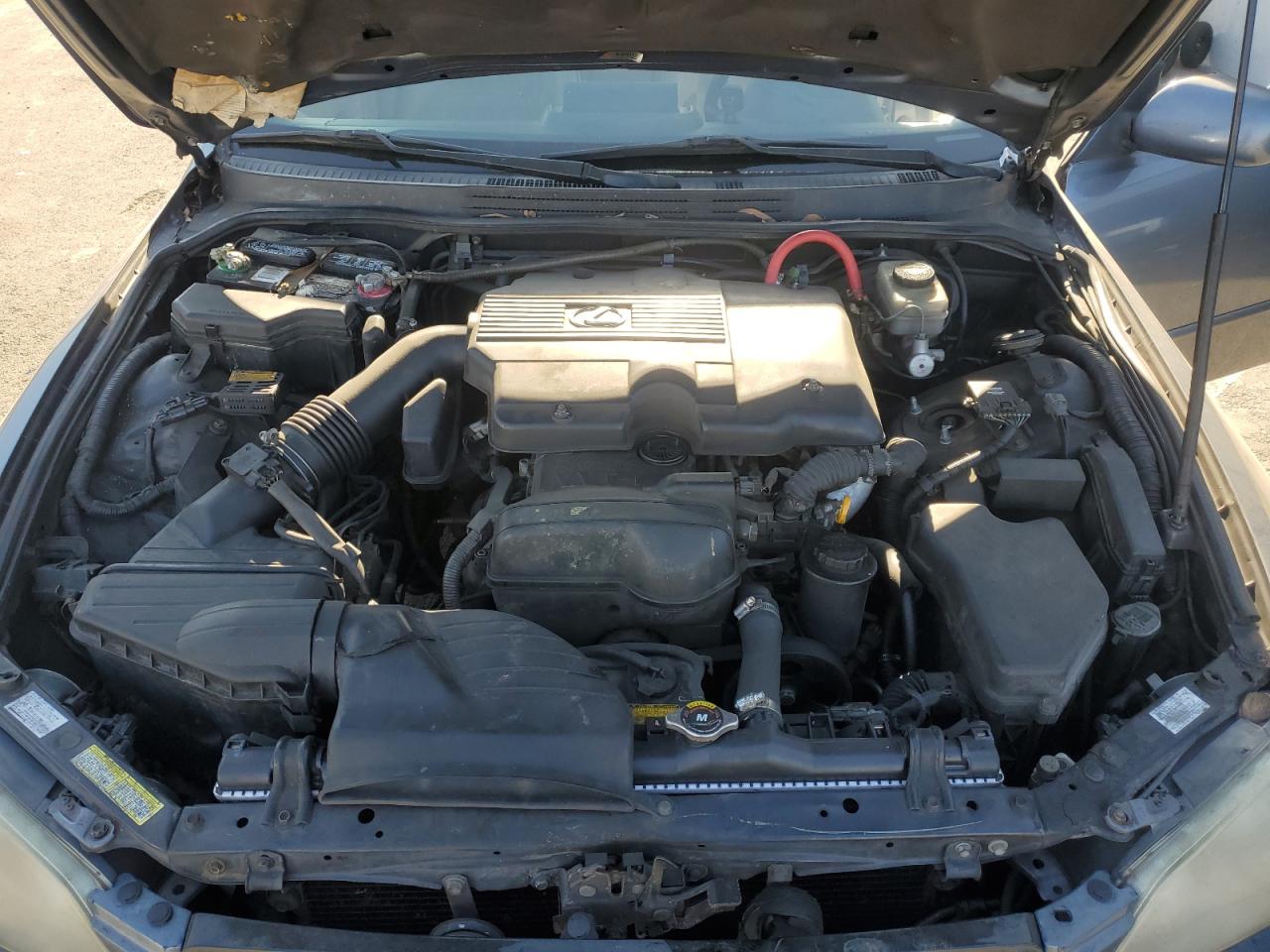 2004 Lexus IS - Image 11