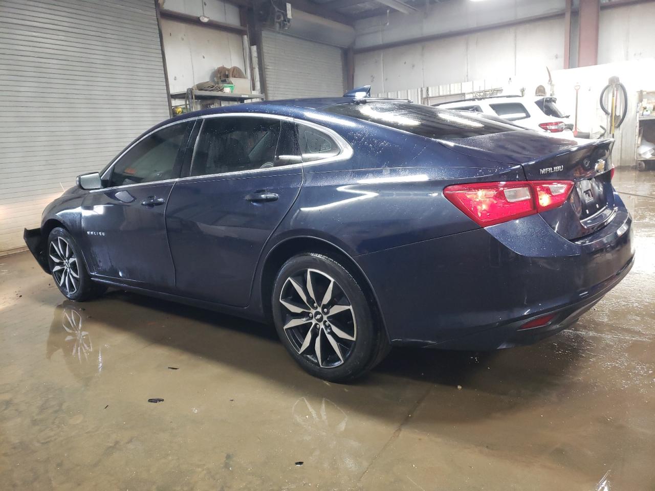 2018 Chevrolet Malibu - Image 2