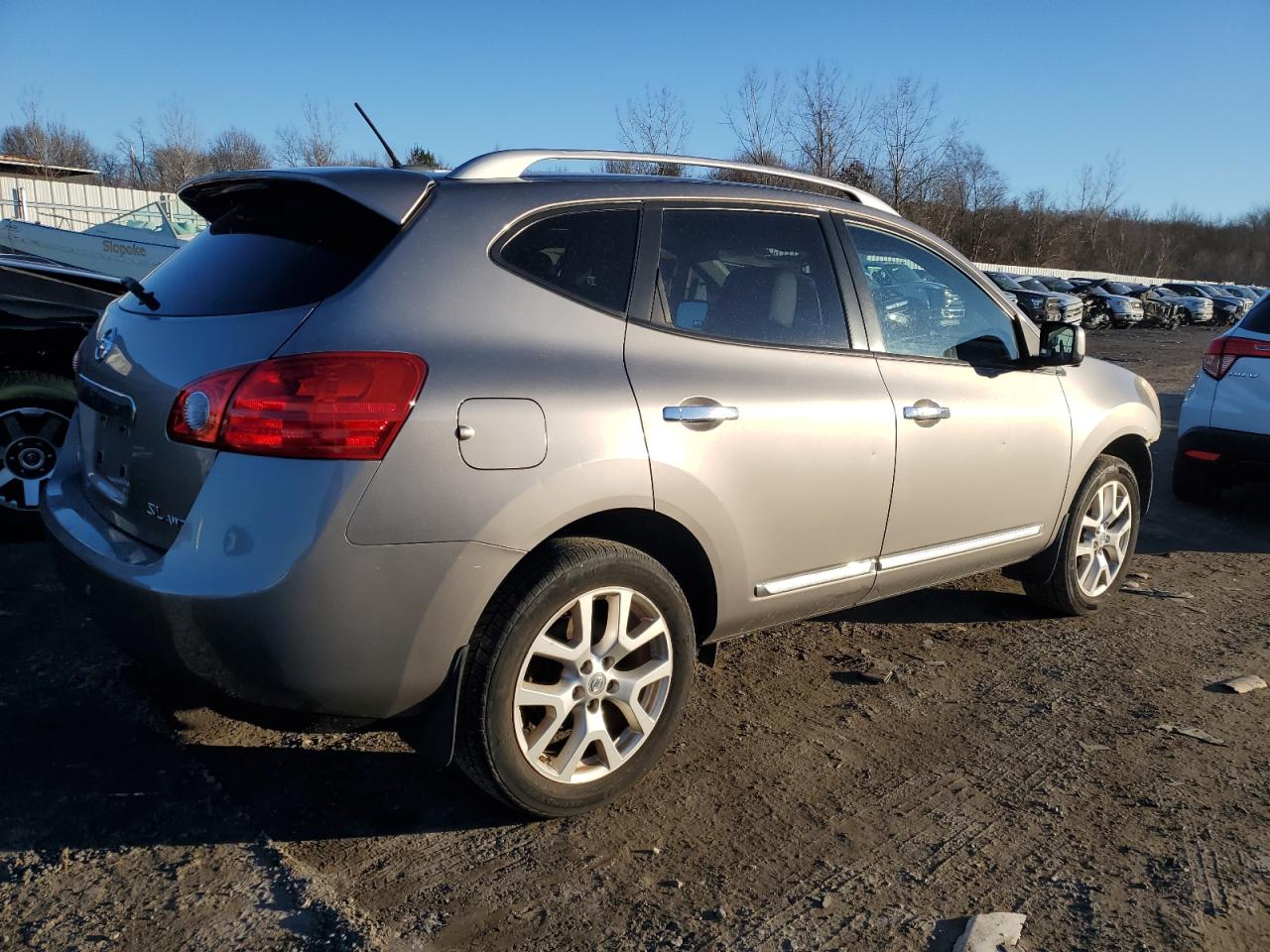 2013 Nissan Rogue - Image 3