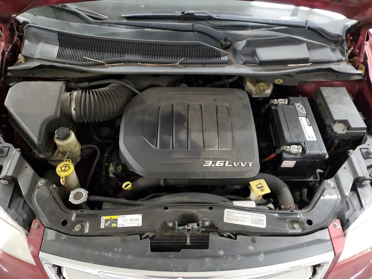 2014 Chrysler Town & Country - Image 12