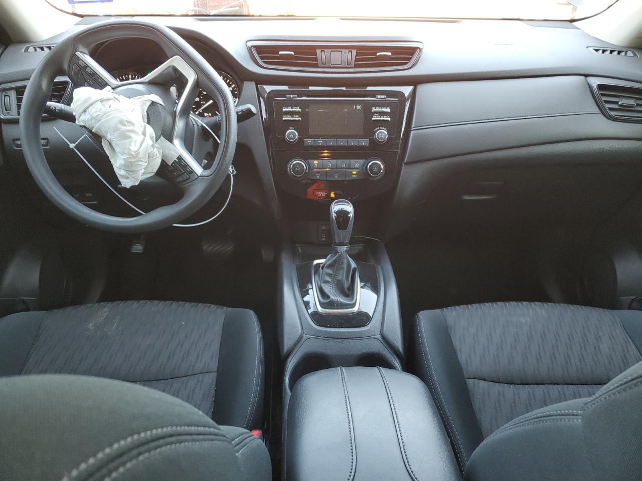 2017 Nissan Rogue - Image 8
