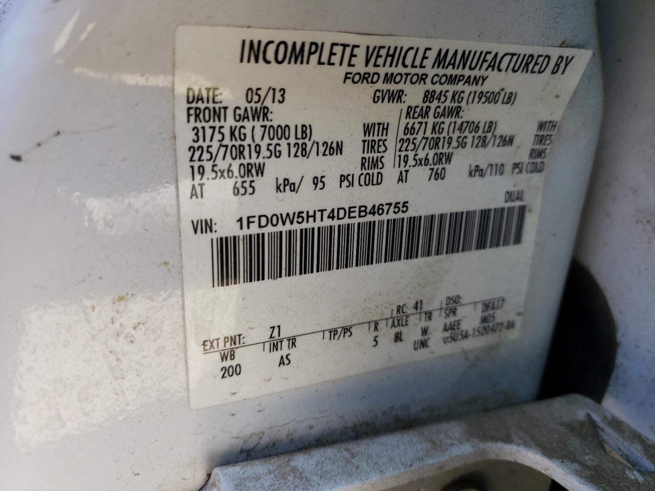 2013 Ford F550 - Image 13