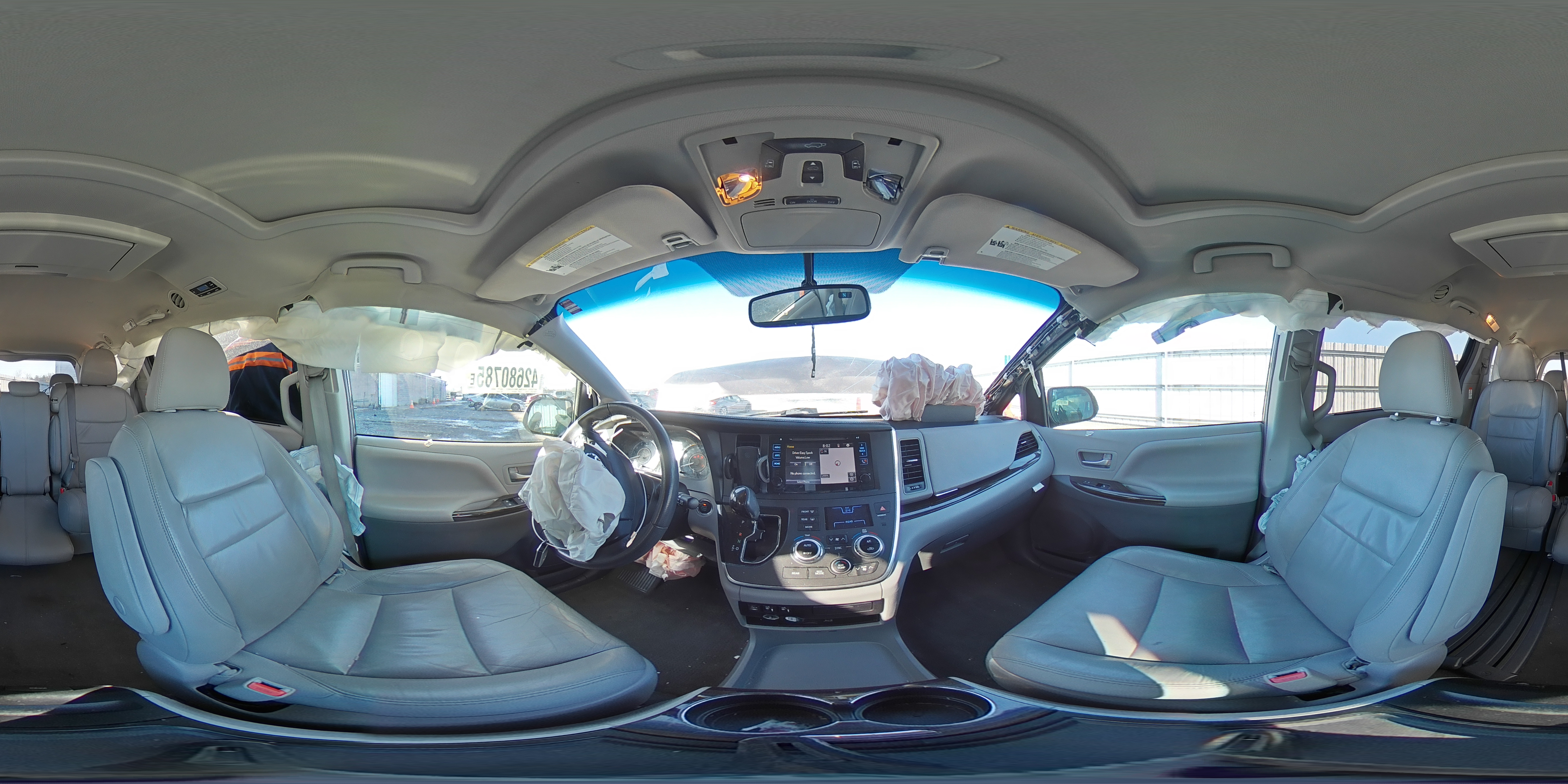 2017 Toyota Sienna - Image 13