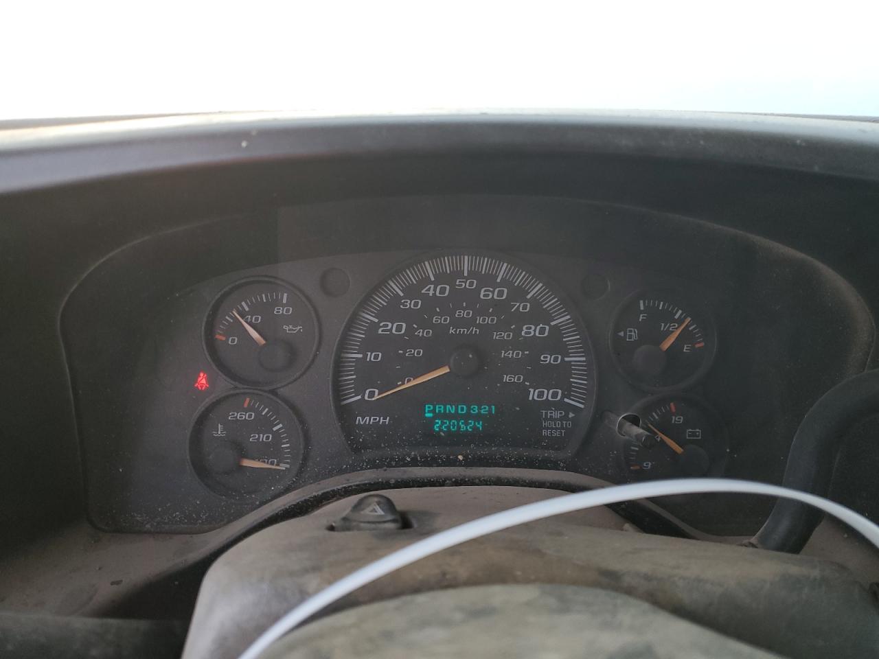 2005 Chevrolet Express - Image 9