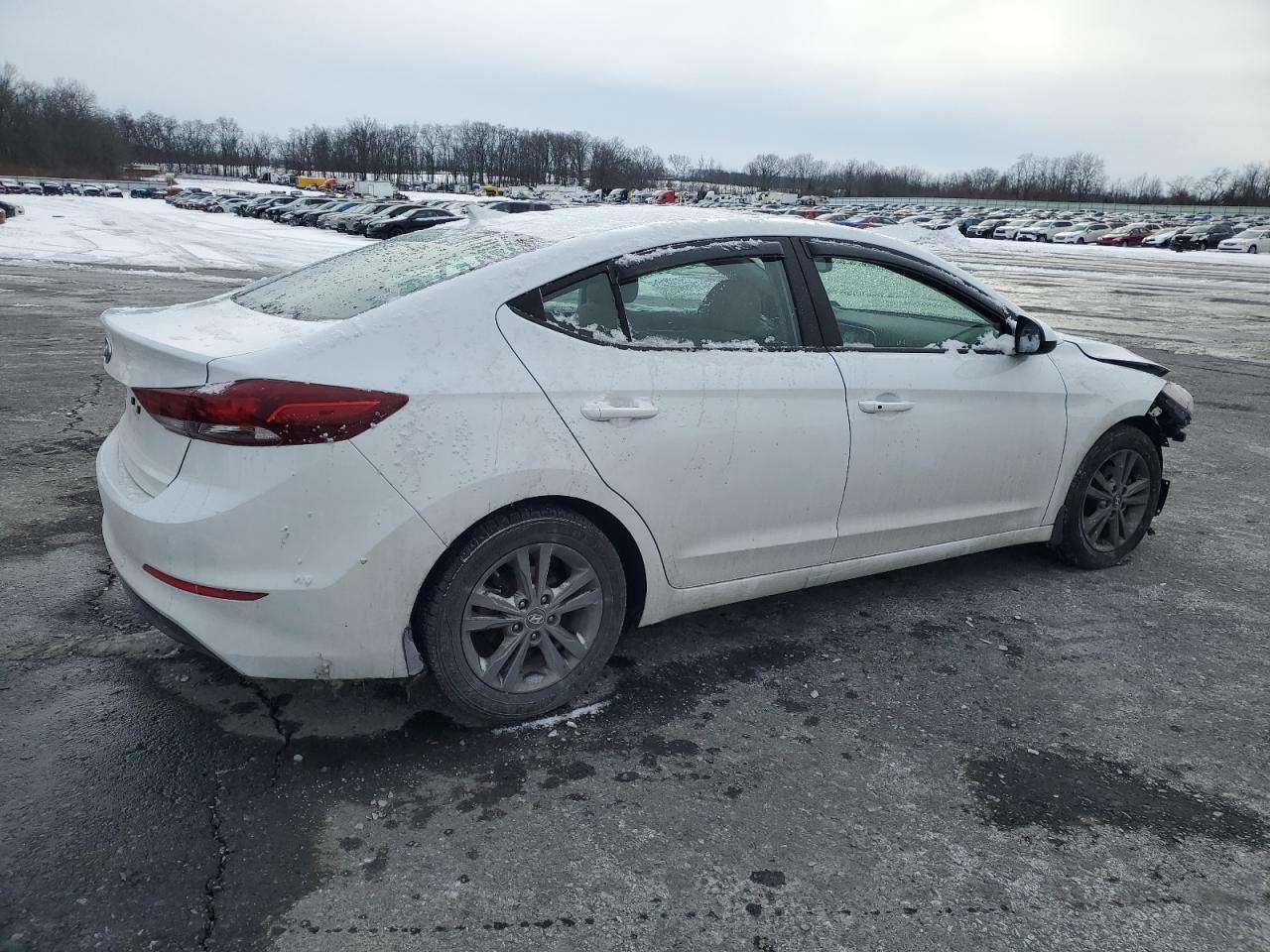 2018 Hyundai Elantra - Image 3