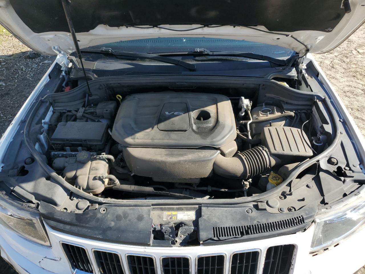 2016 Jeep Grand Cherokee - Image 13