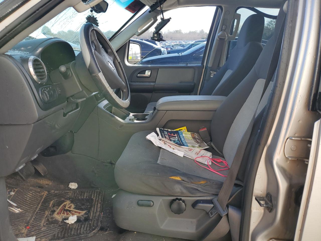 2003 Ford Expedition - Image 7