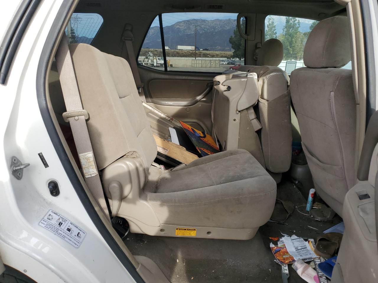 2006 Toyota Sequoia - Image 11