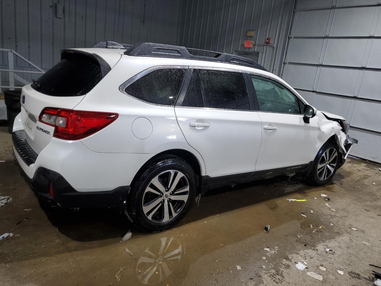 2018 Subaru Outback - Image 3