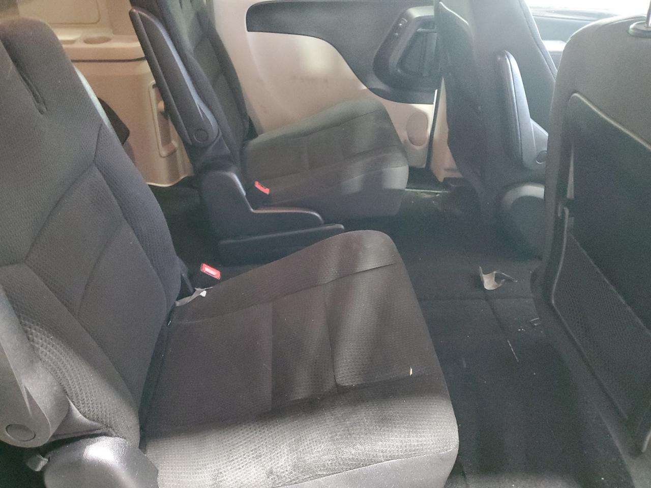 2019 Dodge Caravan - Image 11