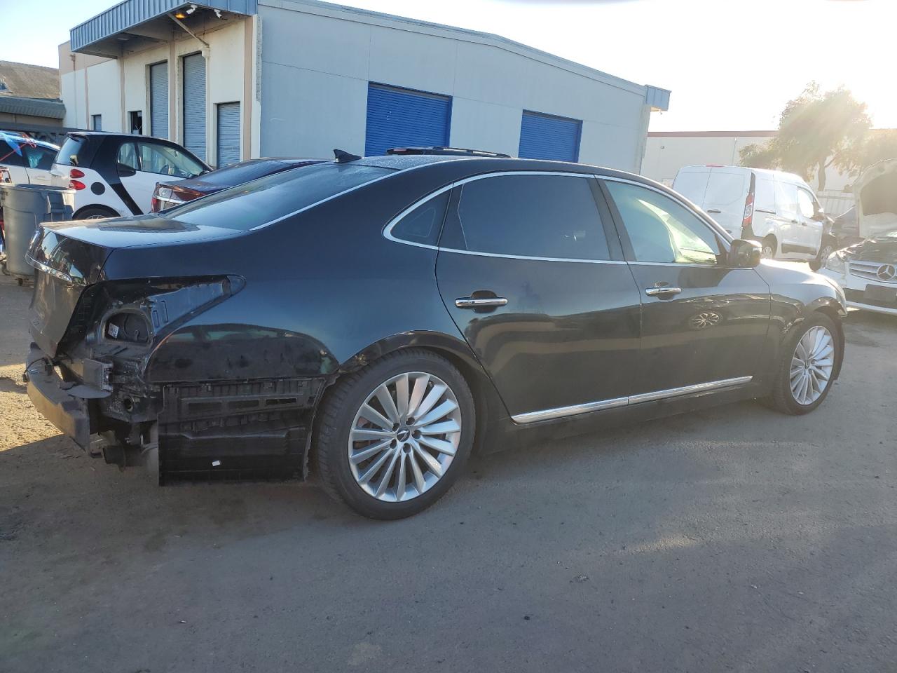 2016 Hyundai Equus - Image 3