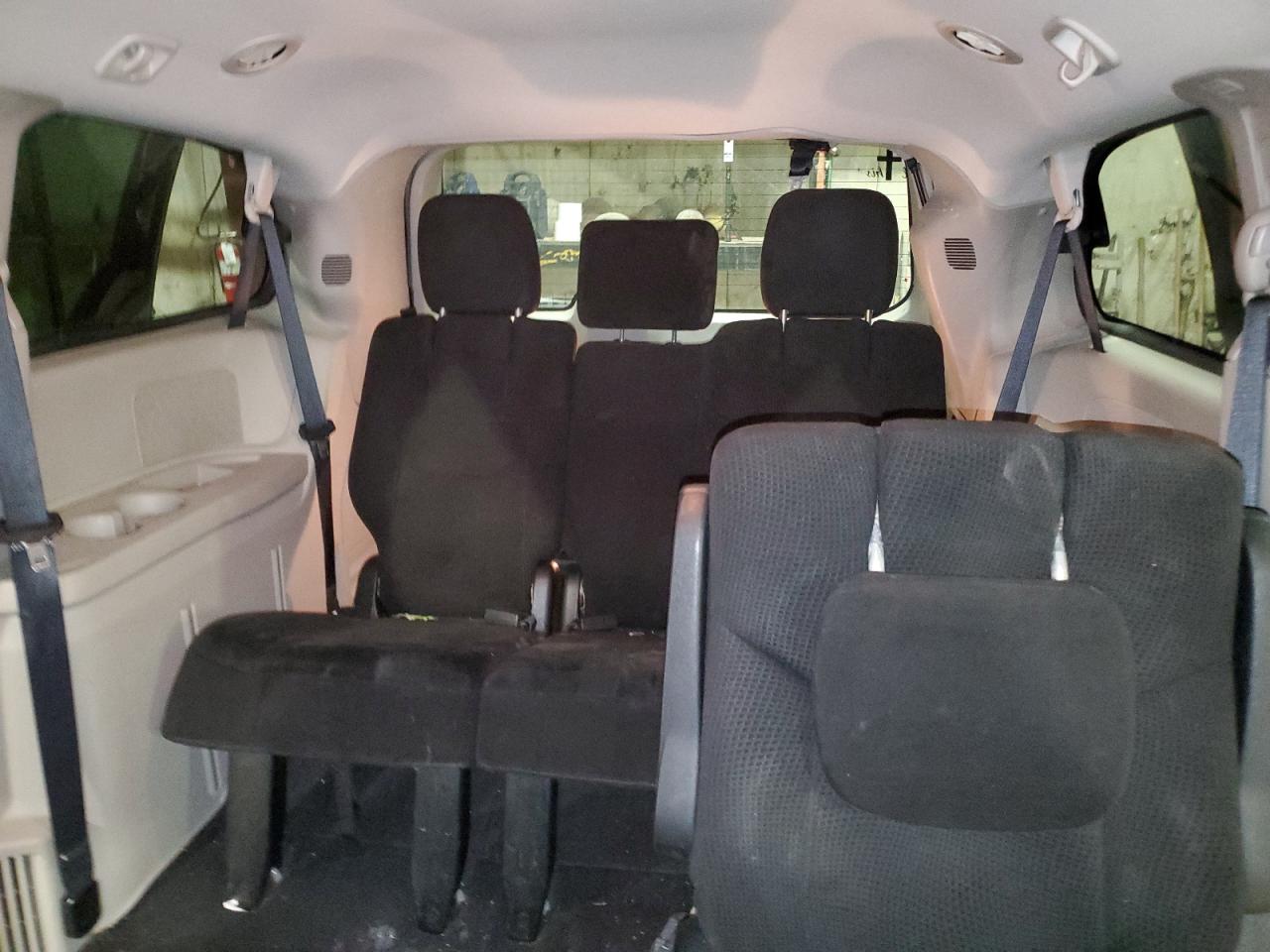 2013 Dodge Caravan - Image 10