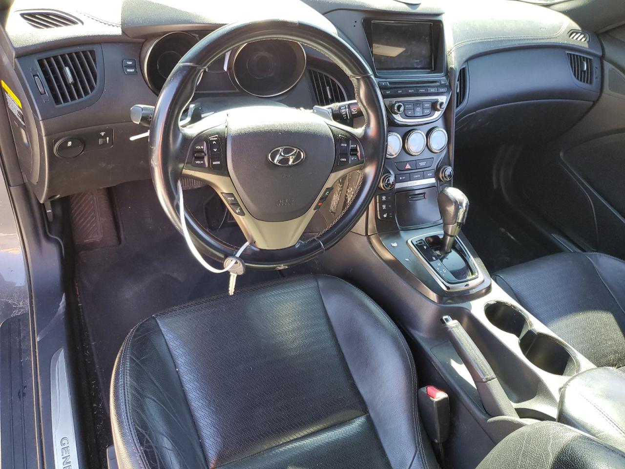 2013 Hyundai Genesis - Image 8
