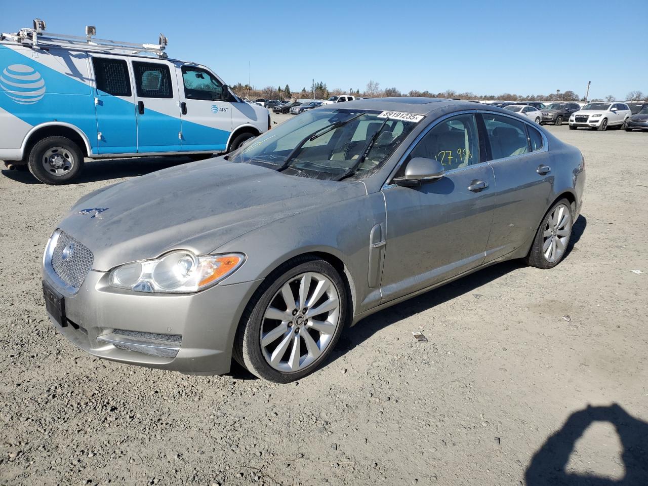 2010 Jaguar XF - Image 1