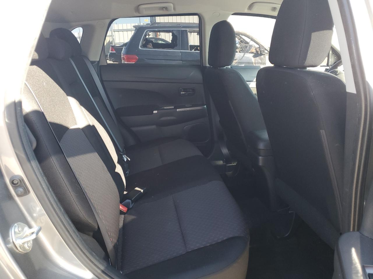 2019 Mitsubishi Outlander - Image 10