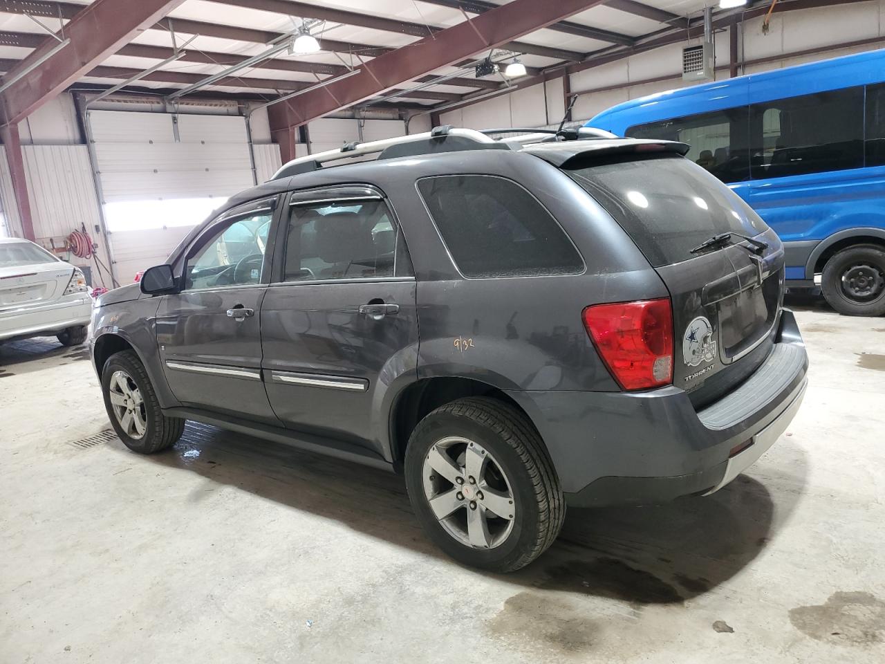 2007 Pontiac Torrent - Image 2