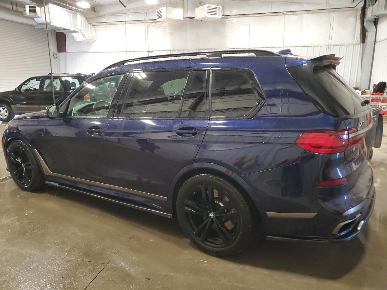 2020 BMW X7 - Image 2