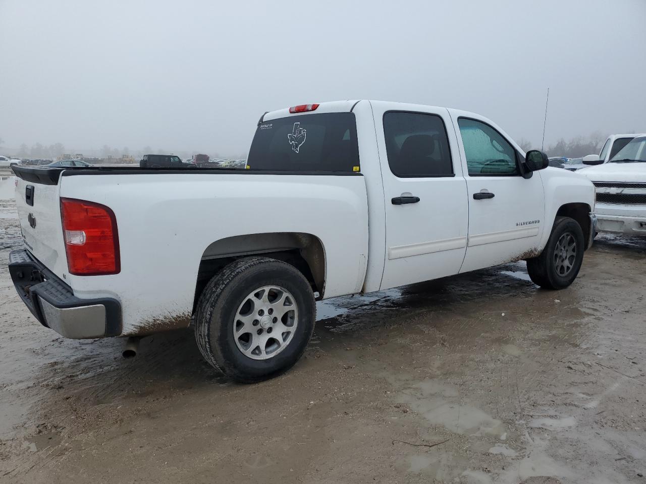 2012 Chevrolet Silverado - Image 3