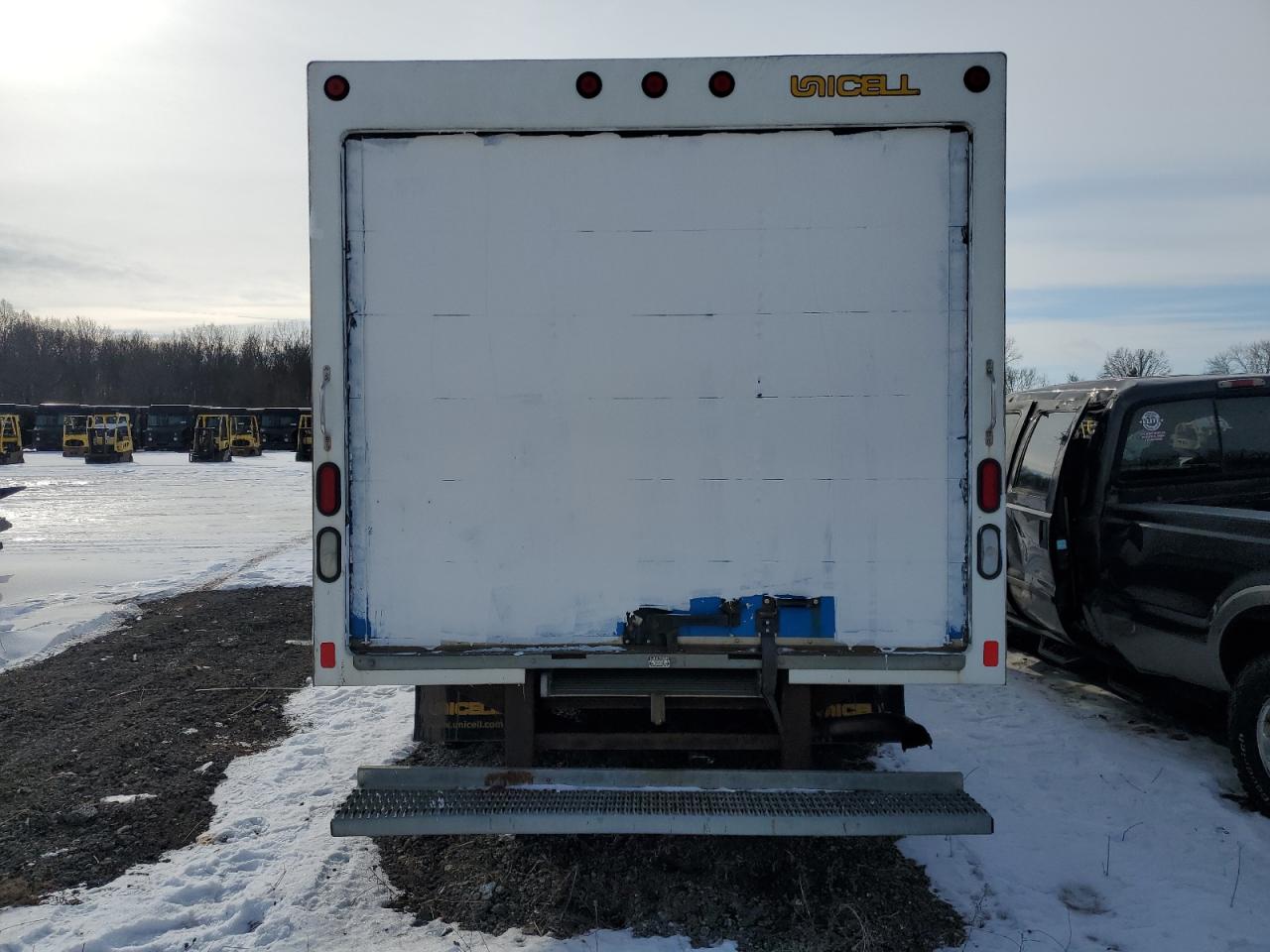 2018 Chevrolet Express - Image 6