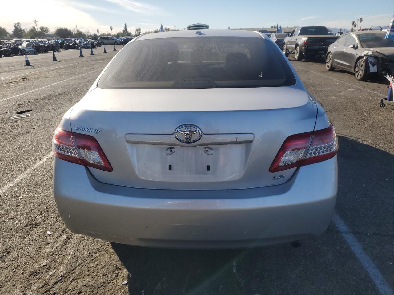 2010 Toyota Camry - Image 6