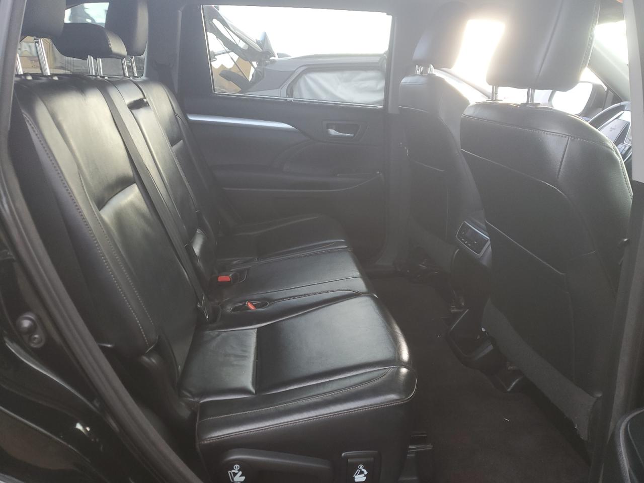 2014 Toyota Highlander - Image 12