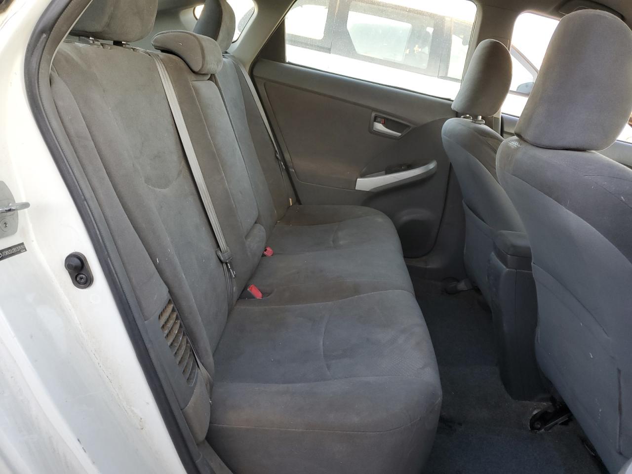 2011 Toyota Prius - Image 10