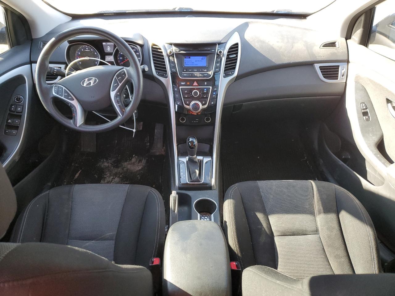2016 Hyundai Elantra - Image 8