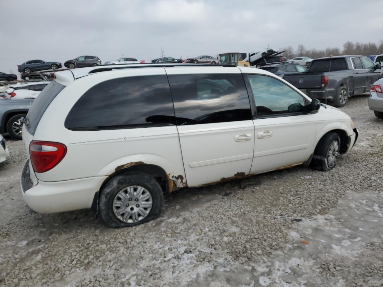 2006 Chrysler Town & Country - Image 3