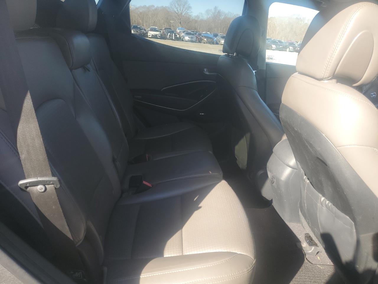 2014 Hyundai Santa Fe - Image 12