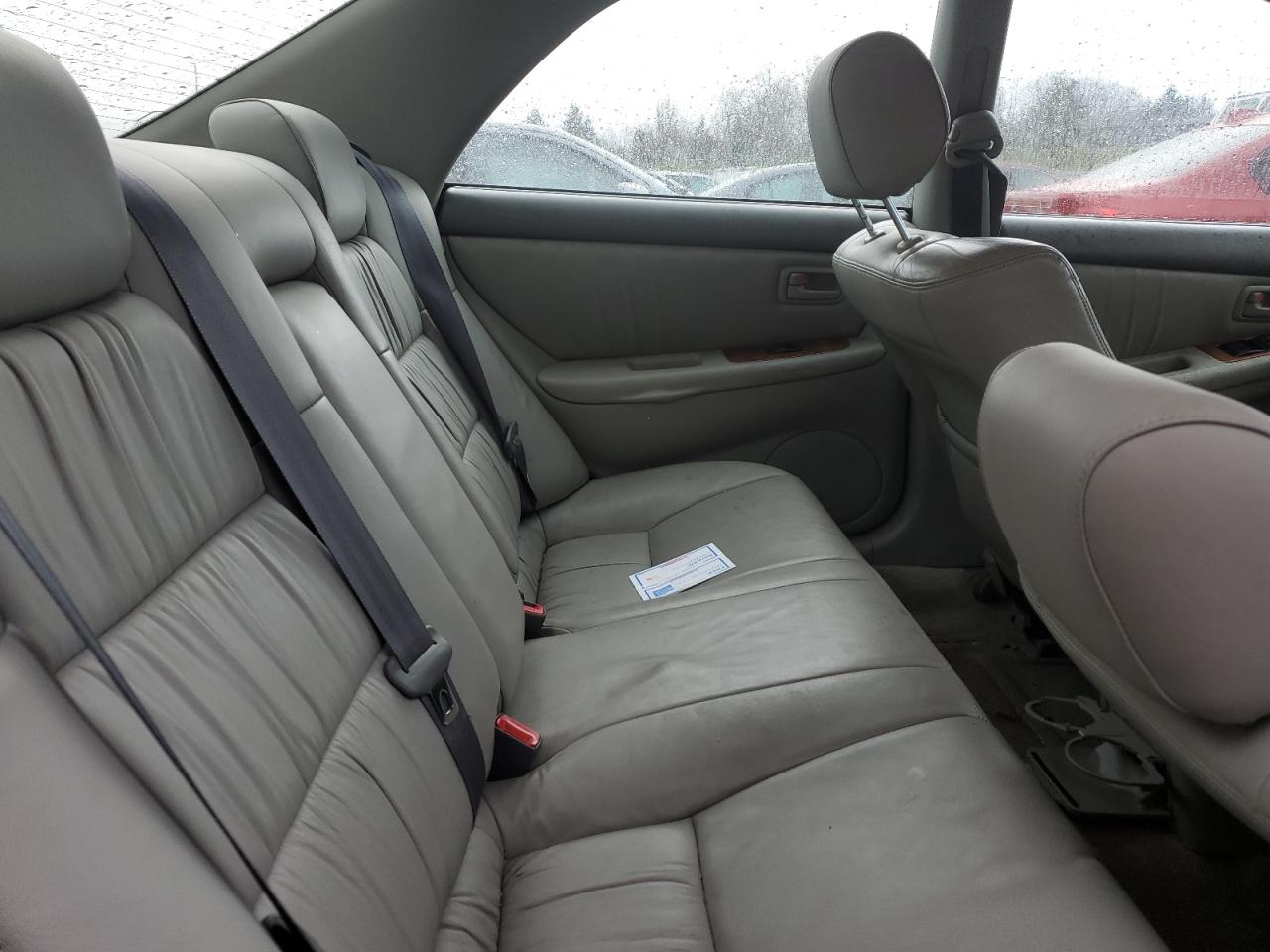 2000 Lexus ES - Image 10