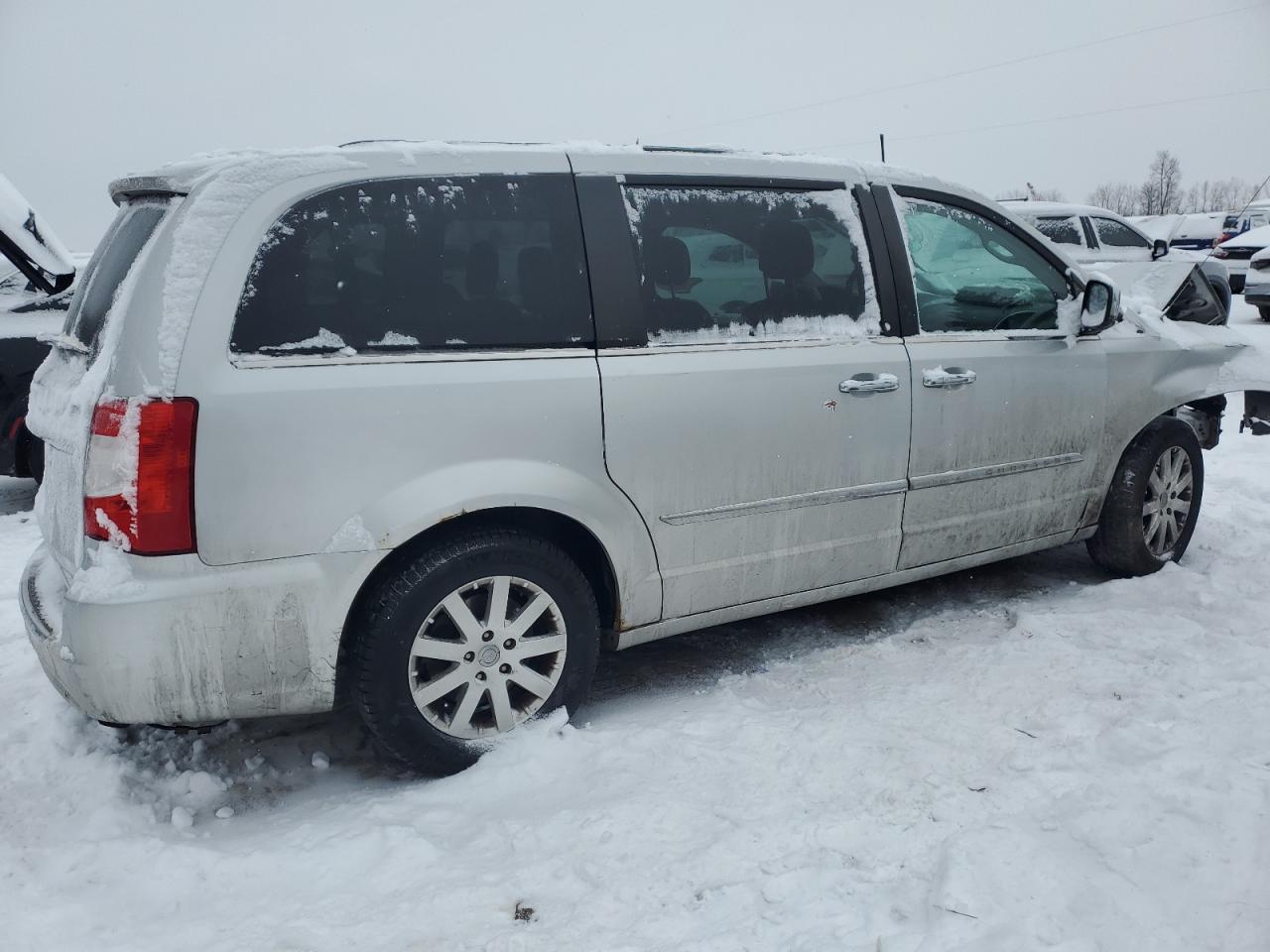 2012 Chrysler Town & Country - Image 3