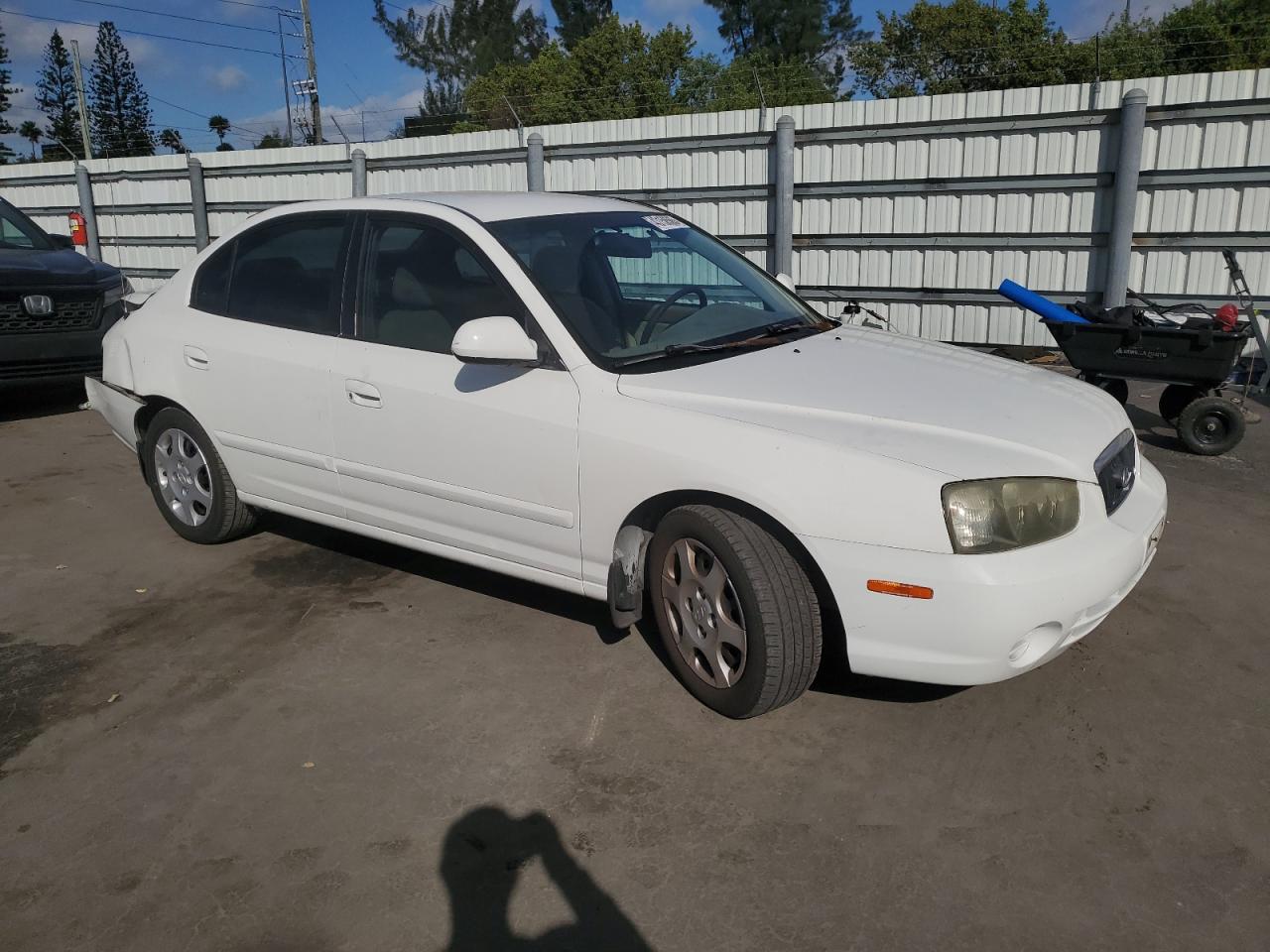 2002 Hyundai Elantra - Image 4