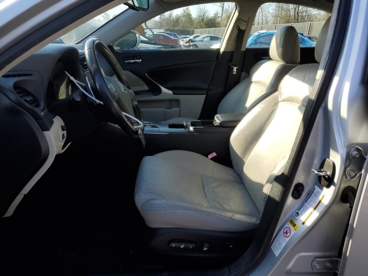 2010 Lexus IS - Image 7