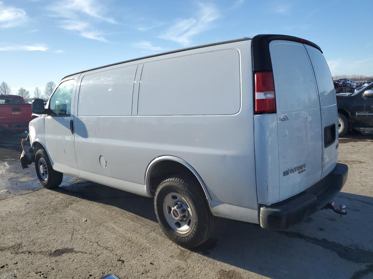 2015 GMC Savana - Image 2