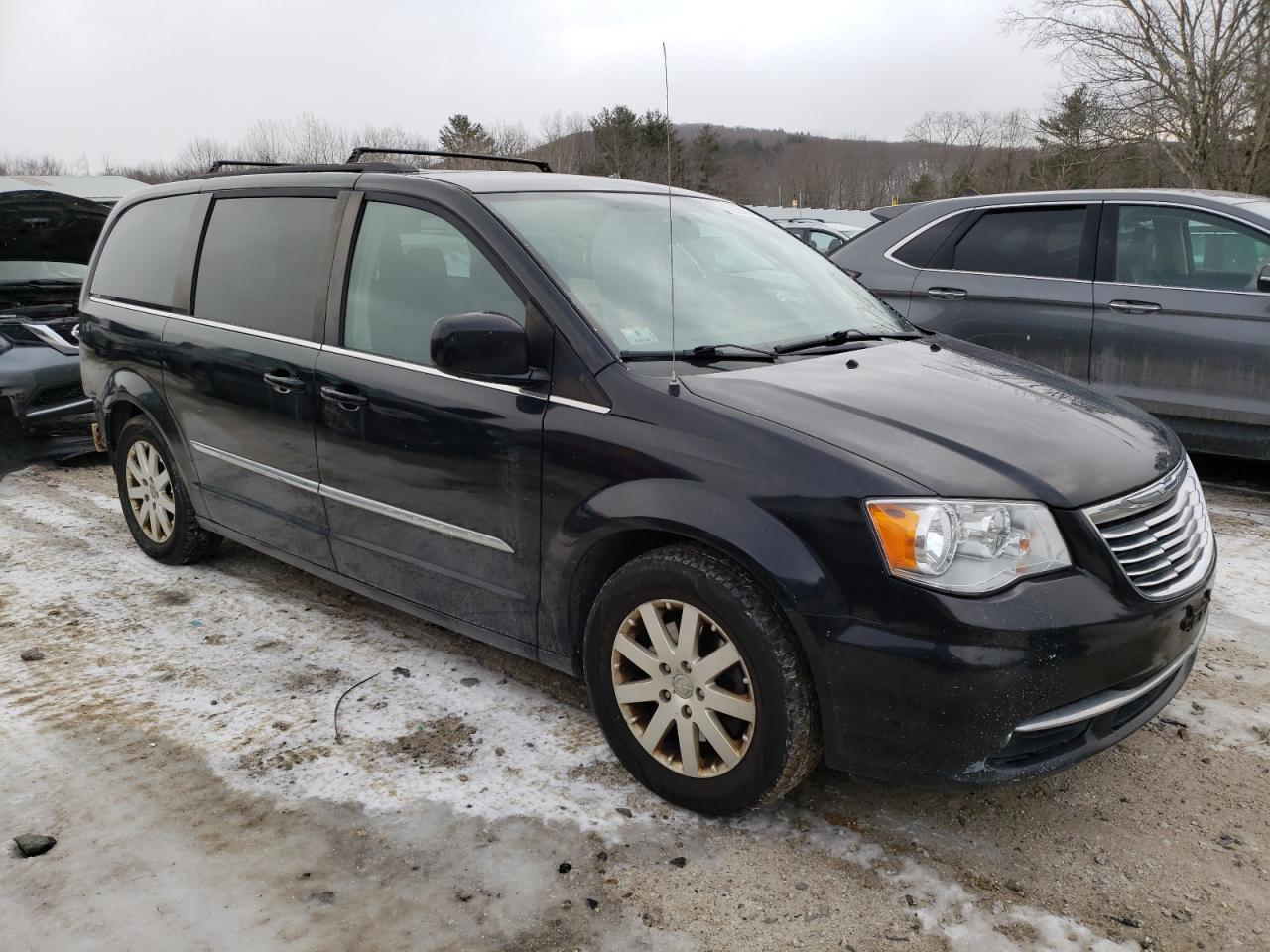 2015 Chrysler Town & Country - Image 4