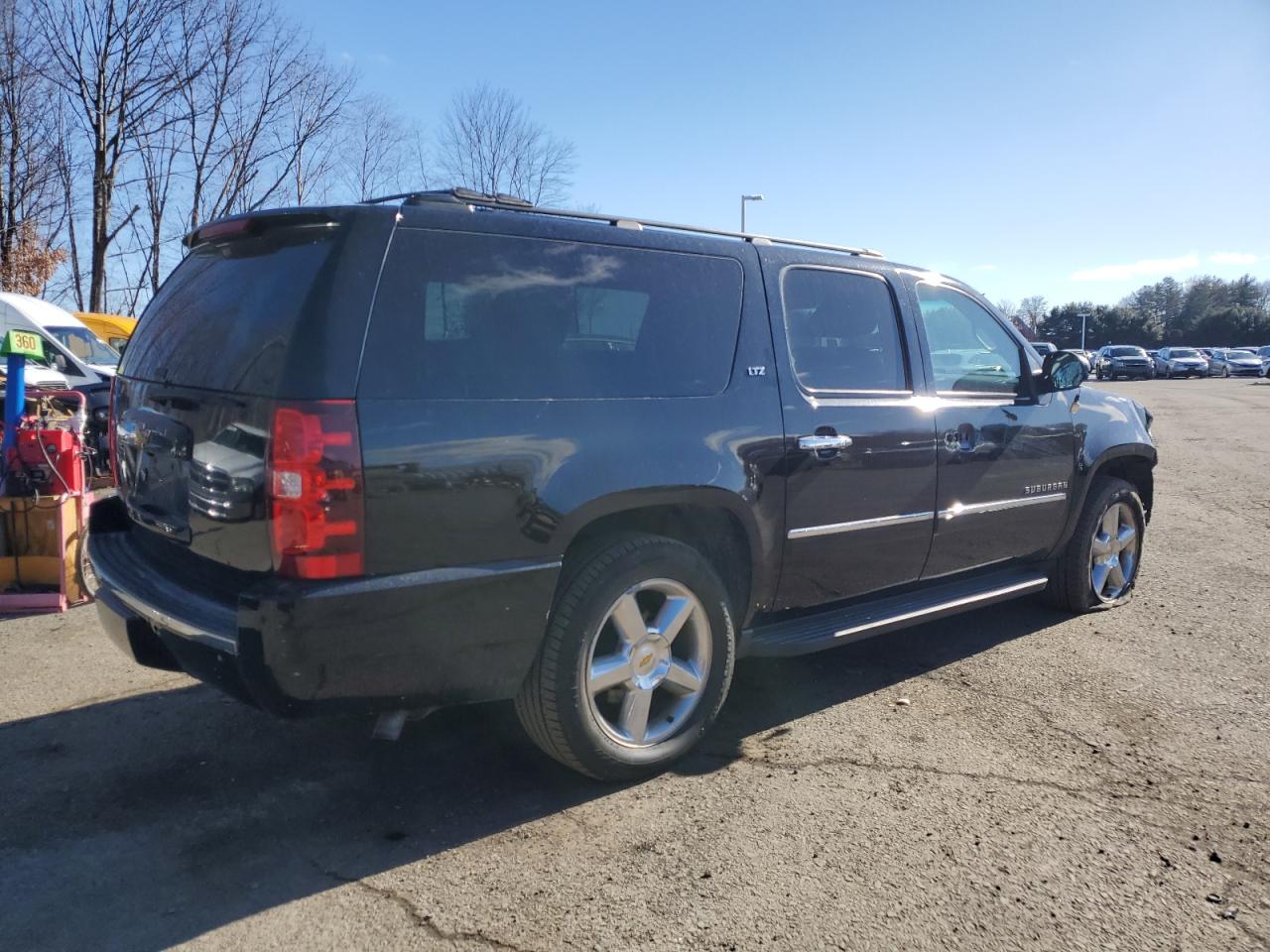 2011 Chevrolet Suburban - Image 3