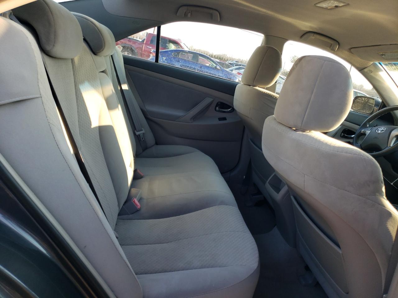 2009 Toyota Camry - Image 10