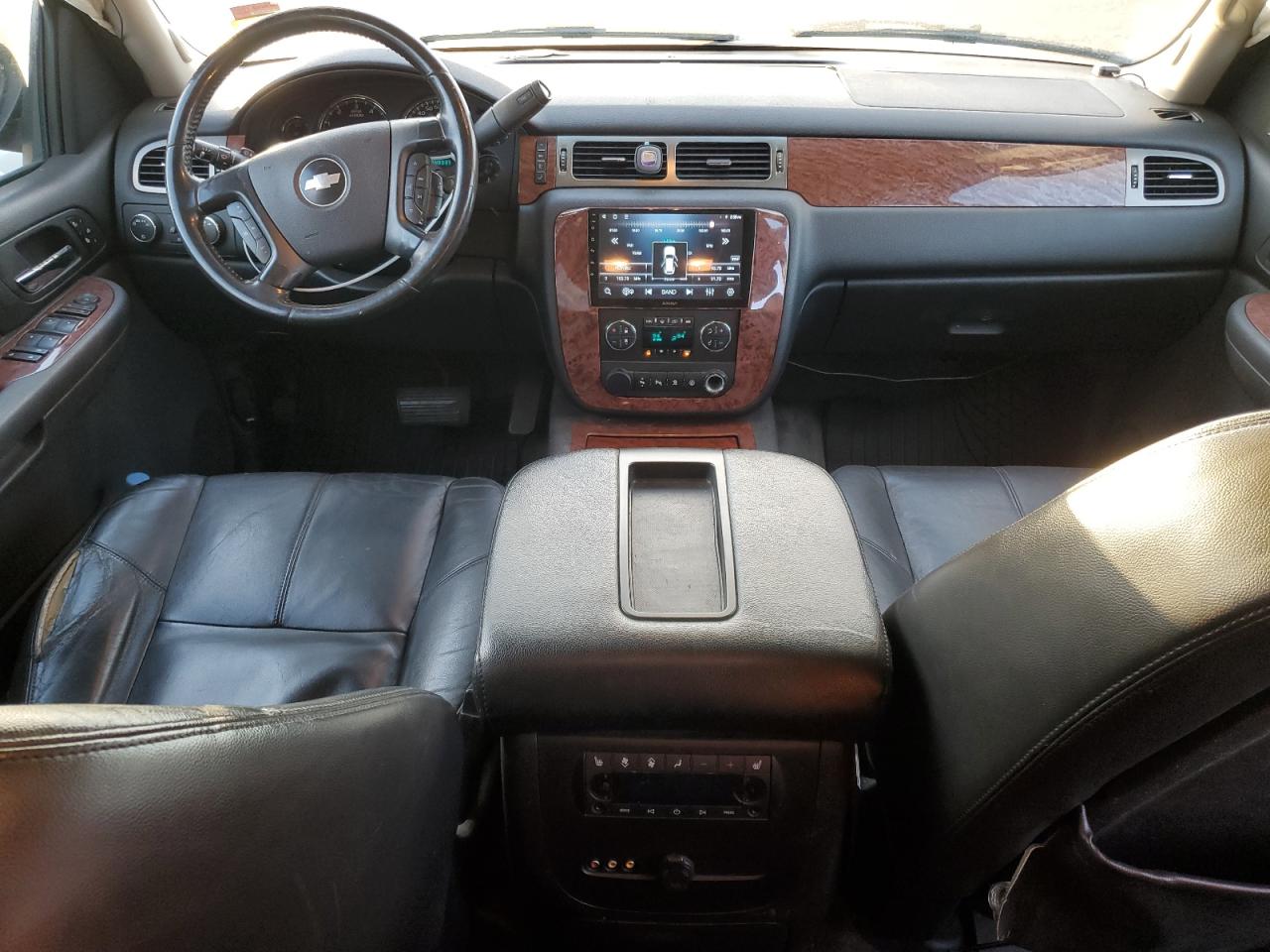 2008 Chevrolet Suburban - Image 8