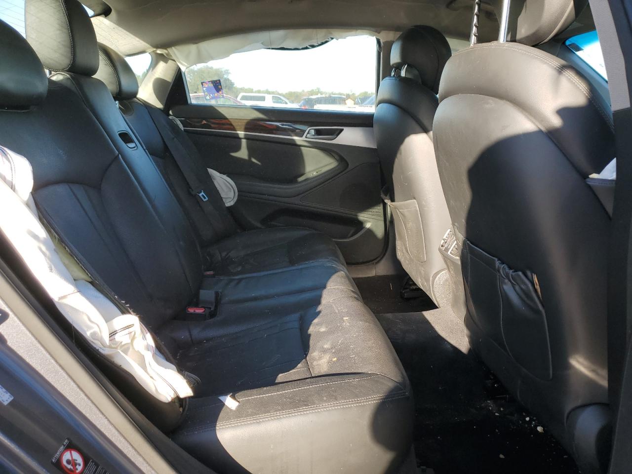 2016 Hyundai Genesis - Image 10