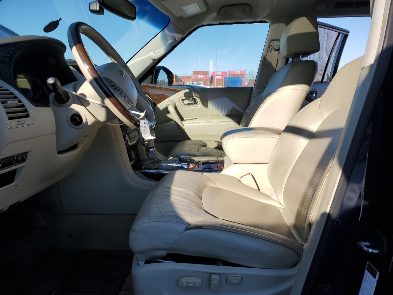 2015 Infiniti QX80 - Image 7