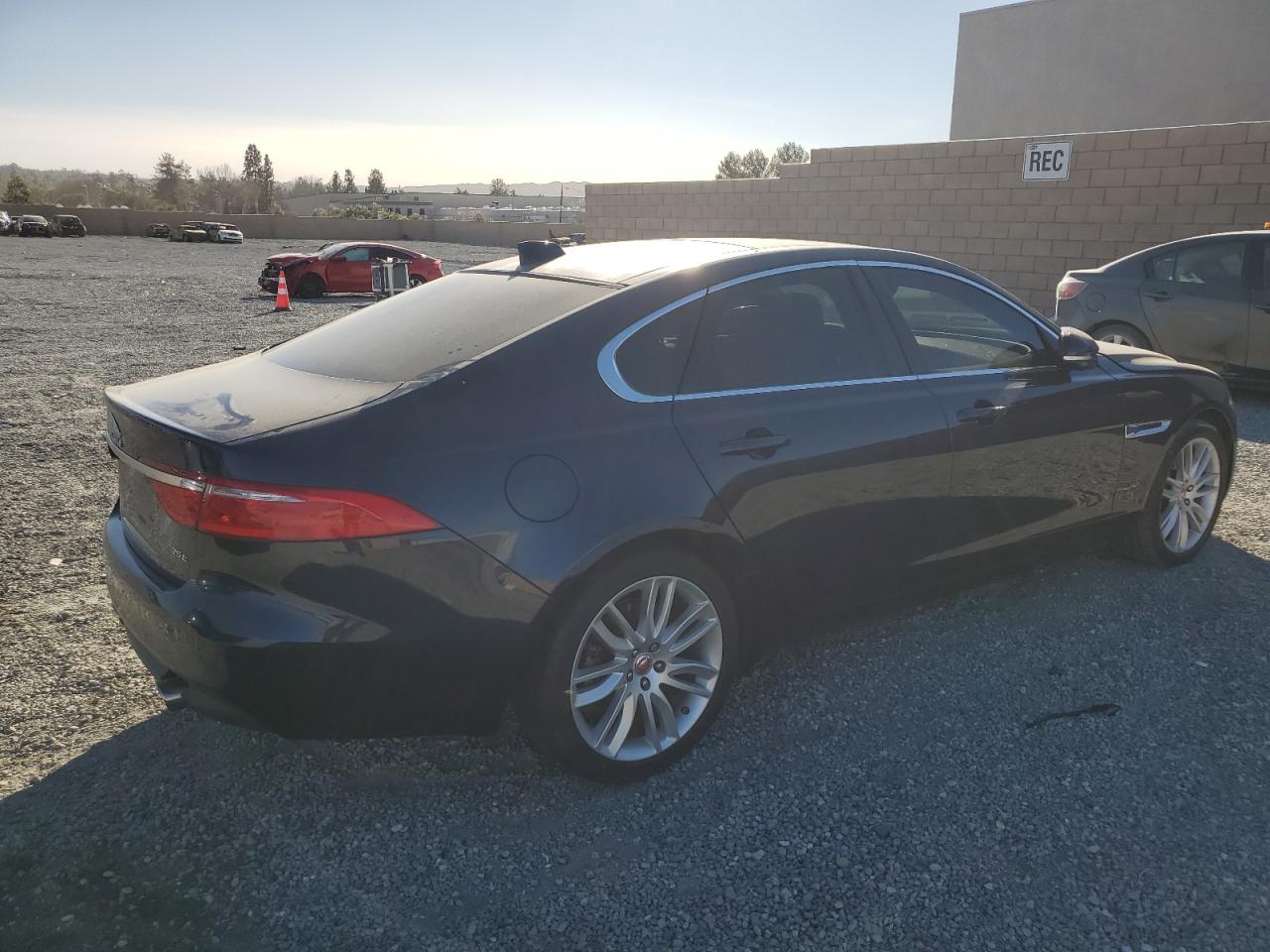 2017 Jaguar XF - Image 3