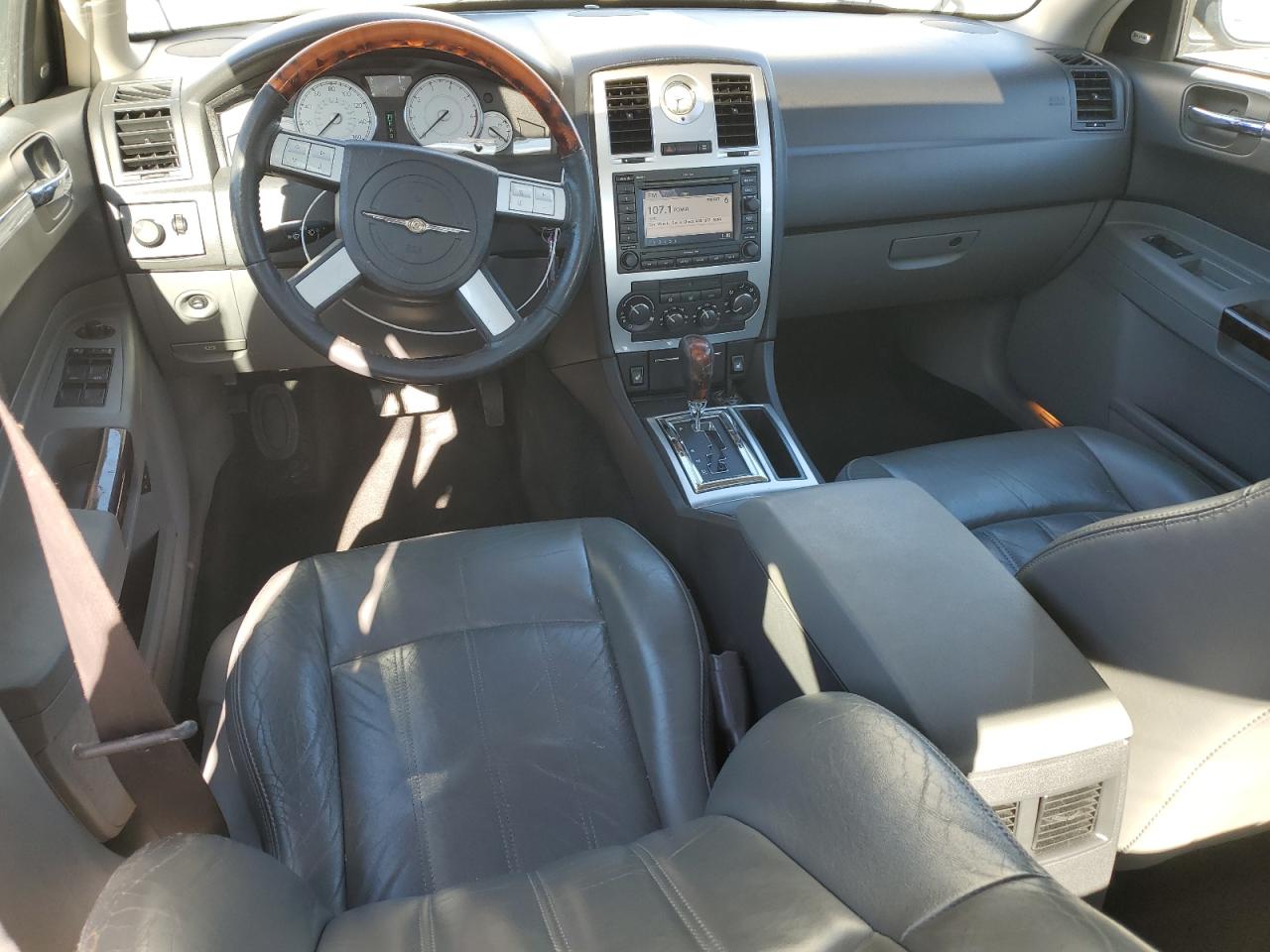 2005 Chrysler 300 - Image 8