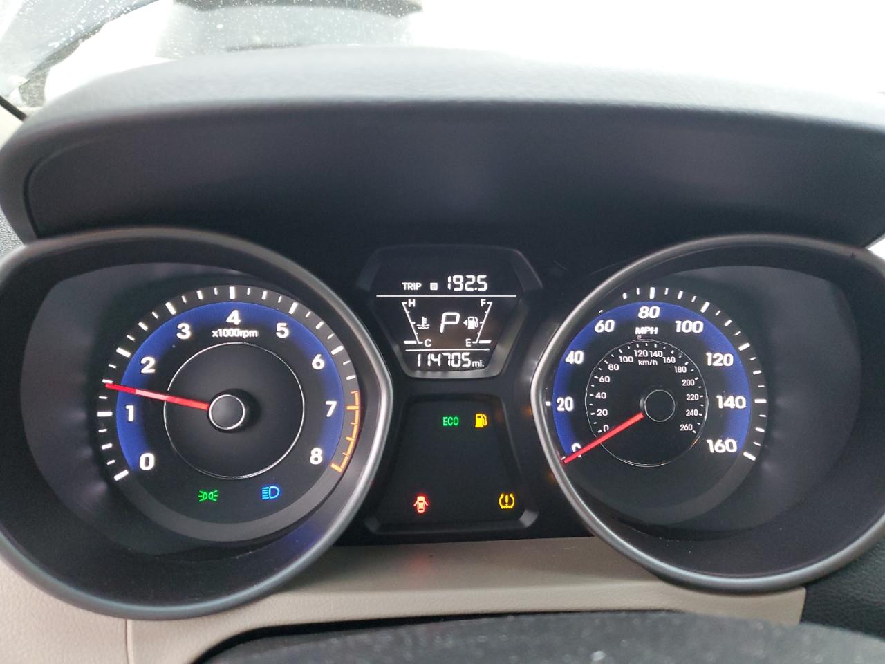 2016 Hyundai Elantra - Image 9