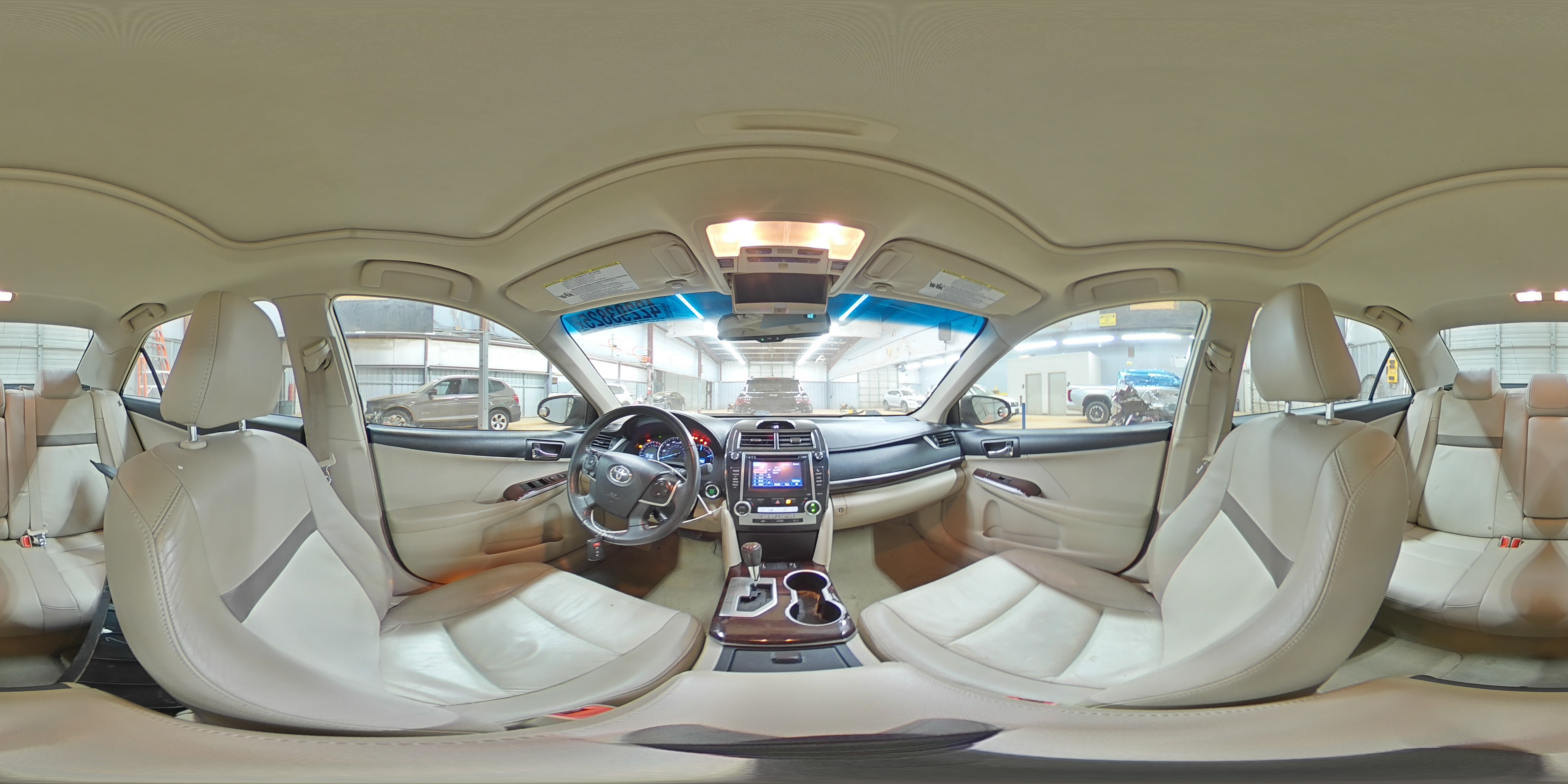 2012 Toyota Camry - Image 13