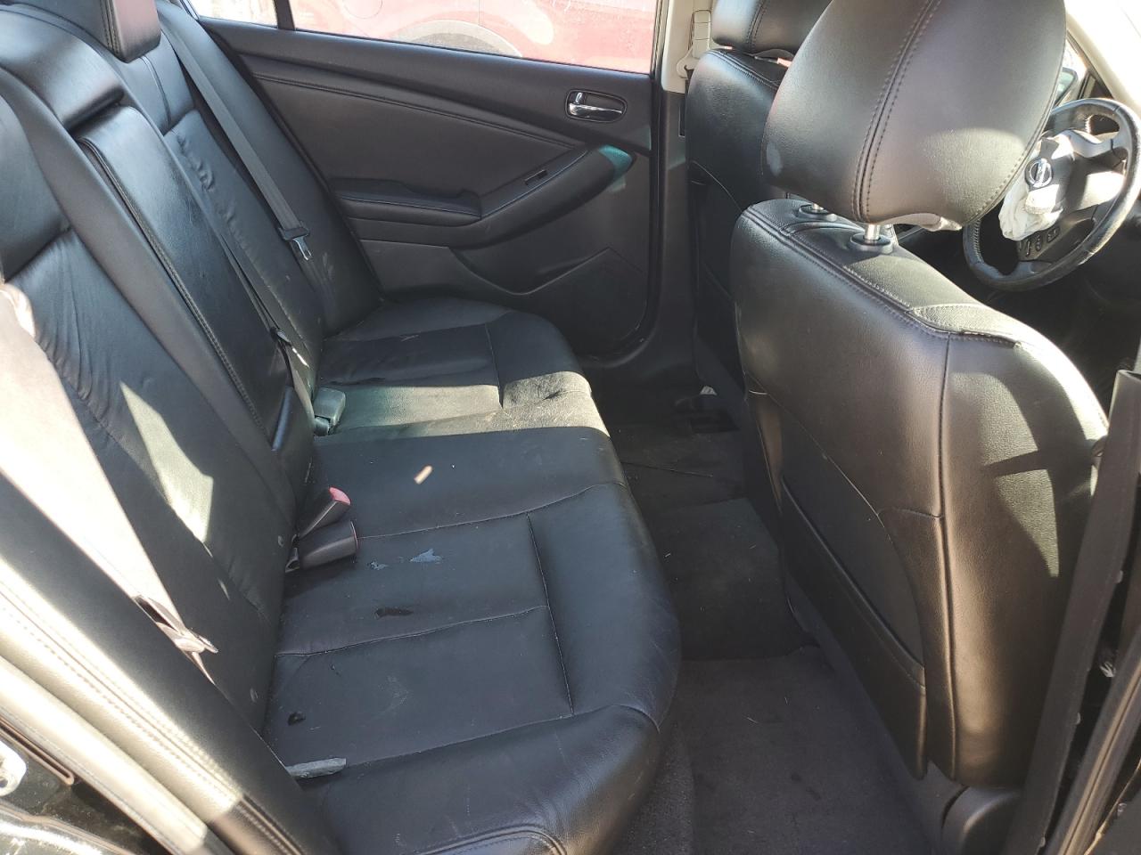 2011 Nissan Altima - Image 10