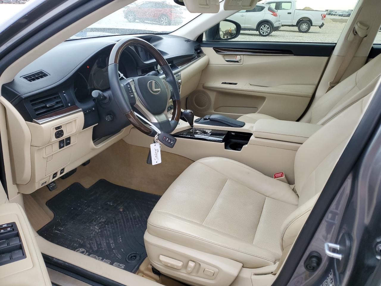 2015 Lexus ES - Image 7