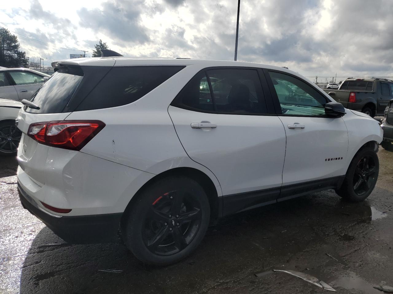 2019 Chevrolet Equinox - Image 3